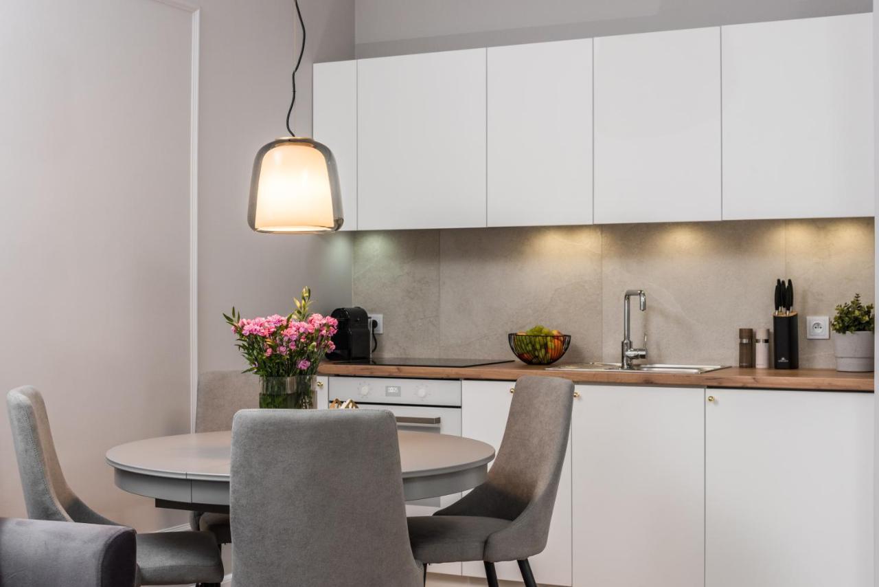 Wielopole17 Miro Apartment Cracovia Esterno foto